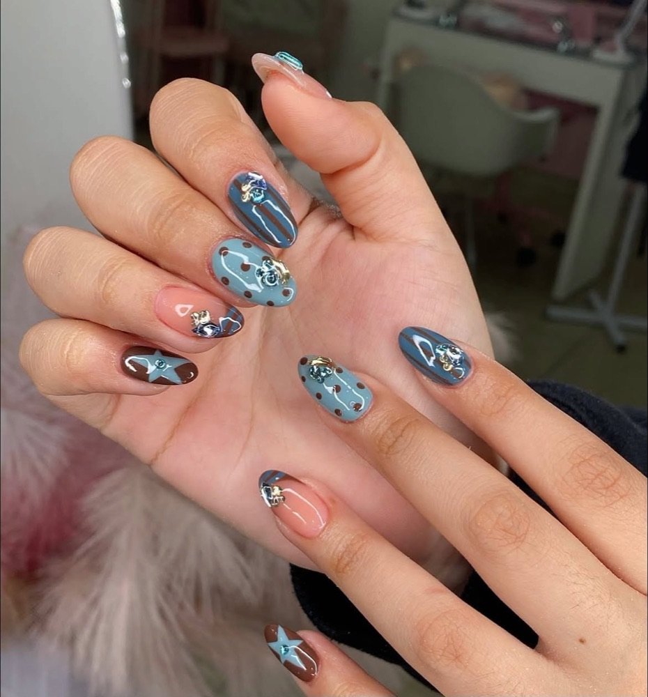 Gelish azul acero y celeste con estrellas