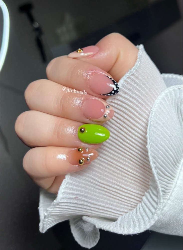 Verde limón con francés de puntitos
